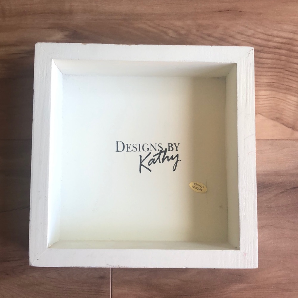Design by Kathy Woden decorative square - Picture 4 of 4